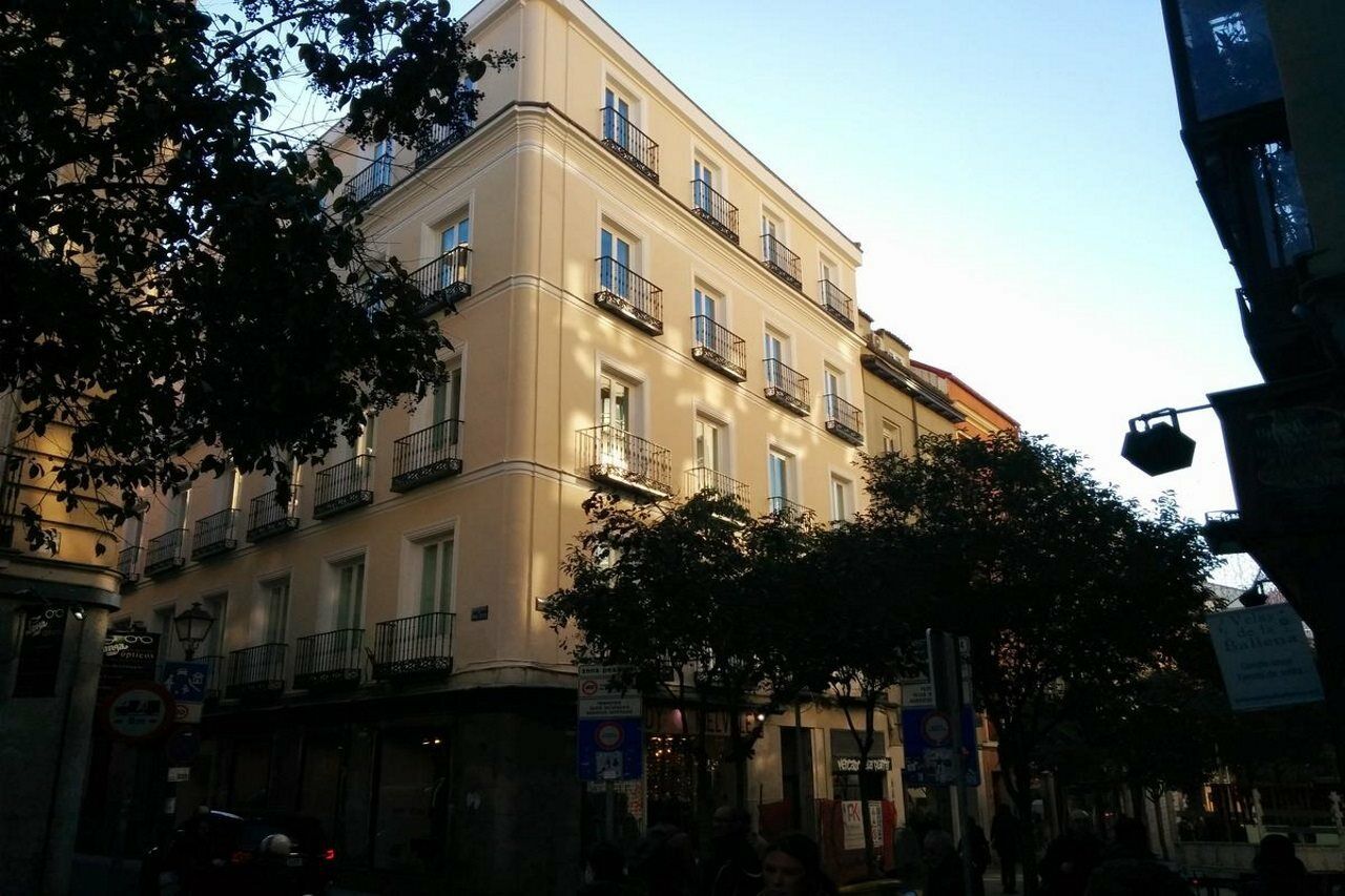 马德里市中心弗恩卡拉尔52号住宿加早餐旅馆 外观 照片